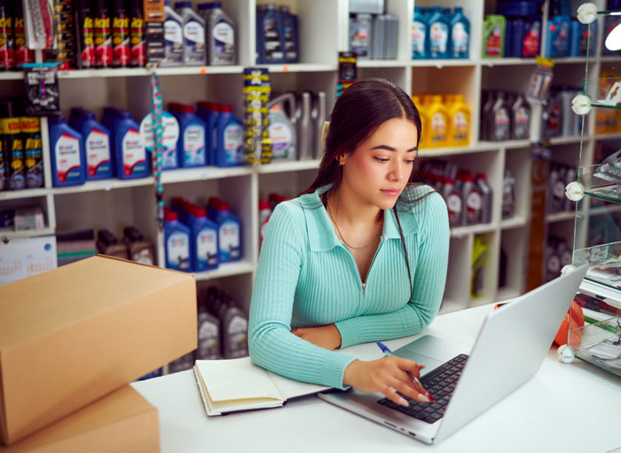 product-information-management-(PIM)-and-data-solutions